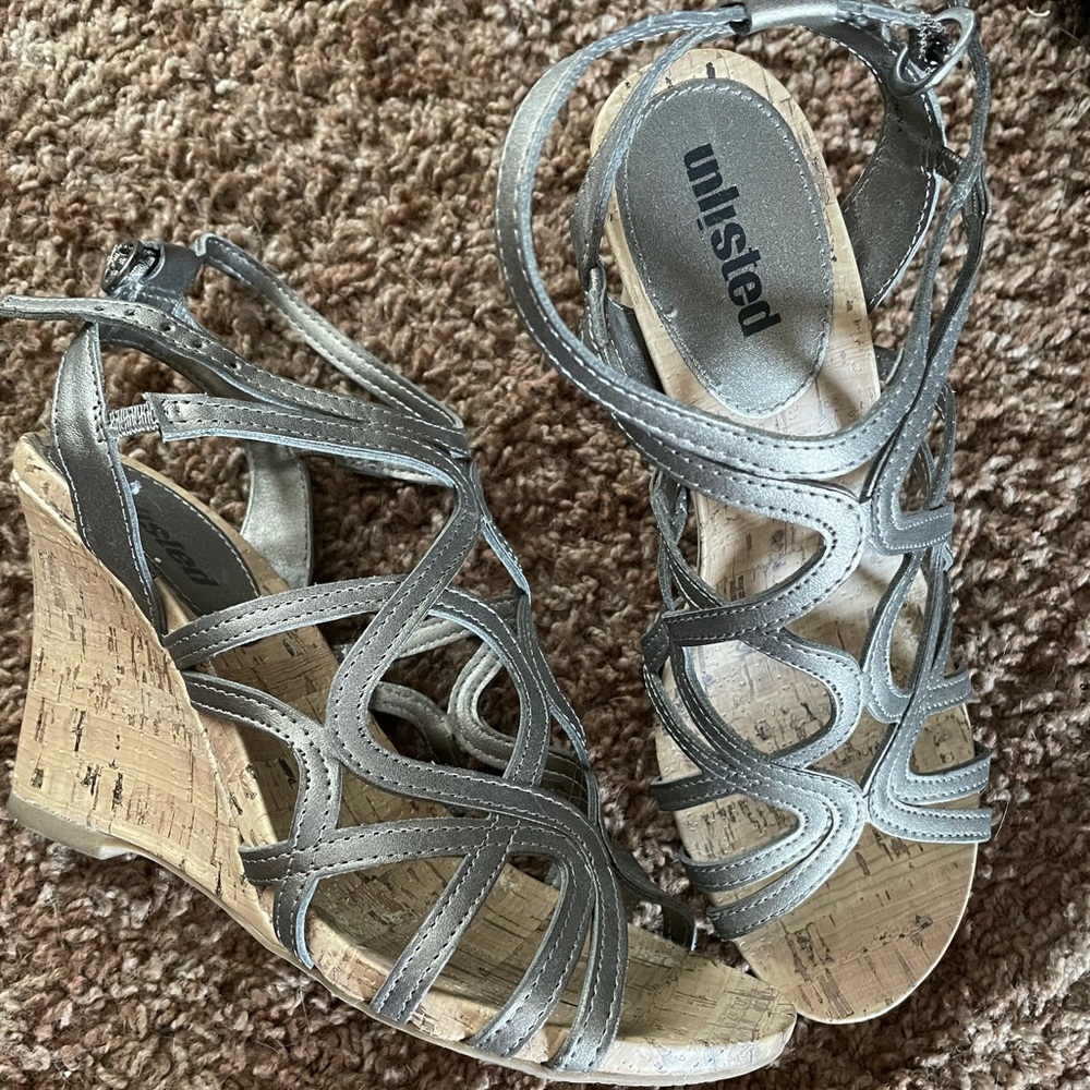 Unlisted grey strappy sandal with cork wedge